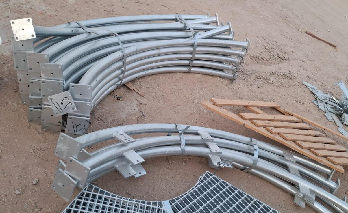 Curved structural components